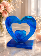 Load image into Gallery viewer, Heart Shaped Stand